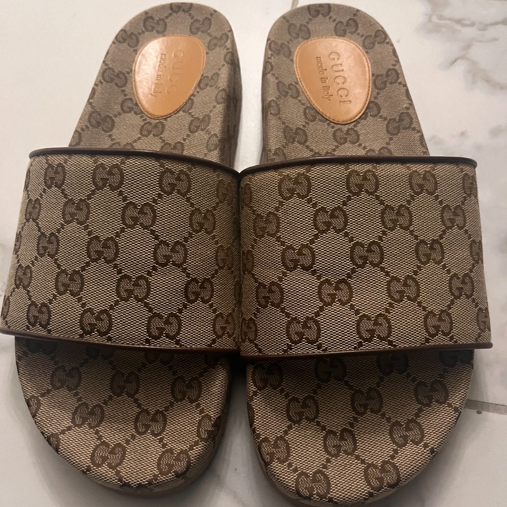 Authentic Men’s Gucci Canvas Slides size 10